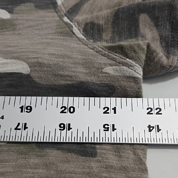 GAP Camouflage T-Shirt 100% Cotton Side Vents Casual MASH - Picture 5 of 10